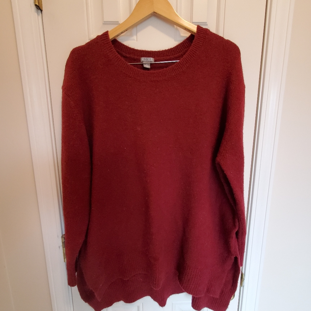 Burgundy oversized sweater.